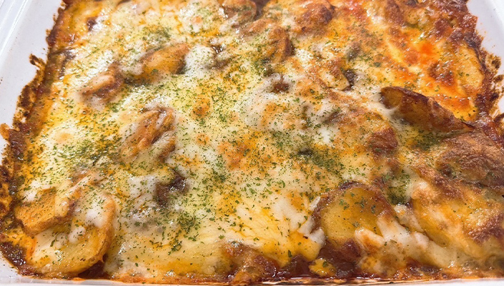 新じゃがのミートチーズ焼き