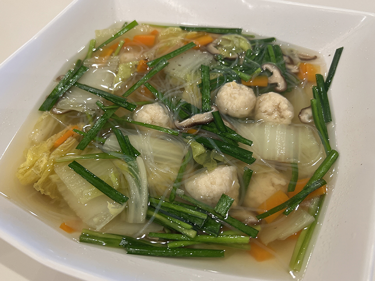 白菜と春雨の肉団子スープ